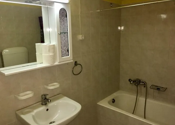 Argo Near Nafplio Aparthotel 3*